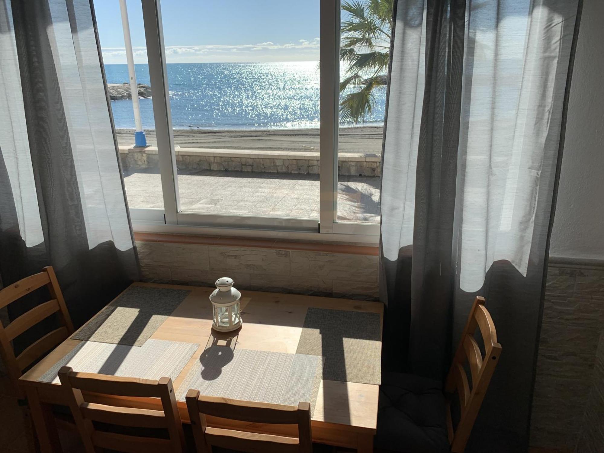 Apartamento Frente Al Mar Pedregalejo Malaga Exterior photo
