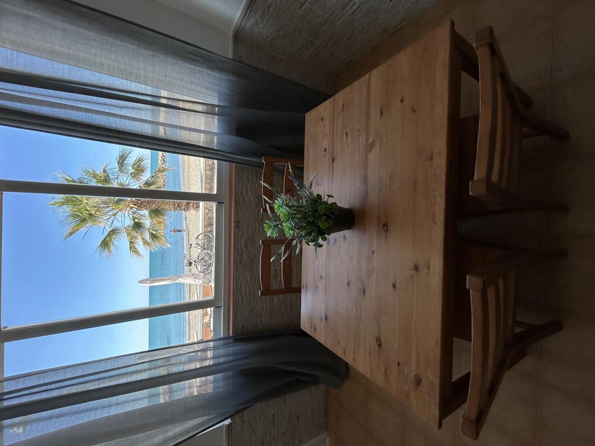 Apartamento Frente Al Mar Pedregalejo Malaga Exterior photo